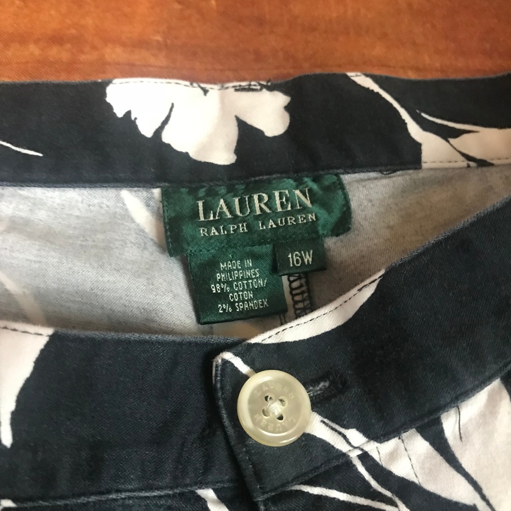 Ralph Lauren Cropped Navy Floral Pants - Picture 4 of 7